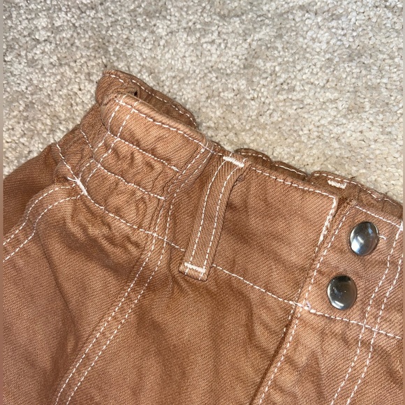 Bdg relaxed skate jean, Brown cargo pant with white stitching.Size 24 us women. - Picture 5 of 7